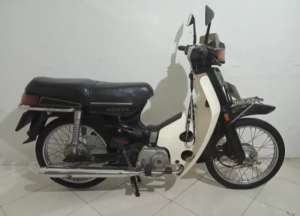 Jual bekas Honda Astrea 800 Honda C700 Honda C800 Original Cat,lokasi di Tenggilis Mejoyo