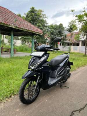 Honda Beat Deluxe 2020 Hitam Doff lokasi di Jatiwarna, tersedia melalui melalui situs Olx