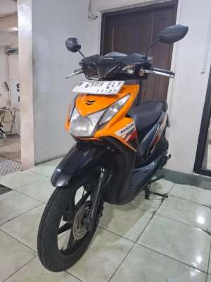 Jual bekas HONDA BEAT FI TAHUN 2012, WARNA RARE ORANGE HITAM ISTIMEWA,lokasi di Jatiasih