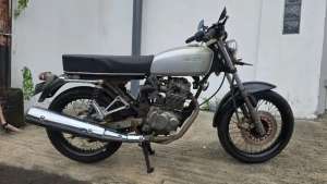 Jual bekas Honda CB basic Megapro,lokasi di Bulak