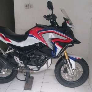 Jual bekas honda cb150x 2022 surat lengkap jarang di pakai,lokasi di Jakarta Selatan