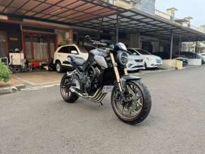 Jual bekas Honda CB650R Neo Sports Cafe Tahun 2022,lokasi di Pesanggrahan