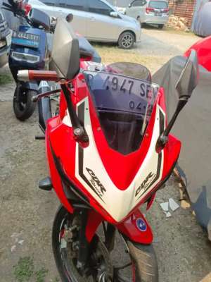 Jual bekas Honda CBR 150 Tahun 2018,lokasi di Pancoran