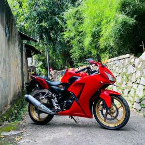 Jual bekas Honda CBR 150cc K45 pgmFi Tahun 2015,lokasi di Jakarta Timur