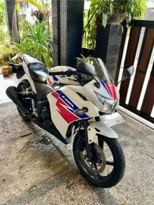 Jual bekas HONDA CBR 250R RWB terawat,lokasi di Pondok Aren