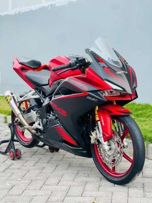 Jual bekas Honda cbr250rr plat N 2019 pajak on cbr 250 rr cbr250 rr cbr 250rr,lokasi di Tarik