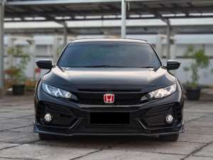 Jual bekas HONDA CIVIC RS HATCHBACK 2022 km27rb,lokasi di 