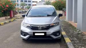Jual bekas Honda jazz rs cvt matic 2017 pakai 2018 silver cash kredit proses bisa,lokasi di 