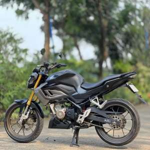 Jual bekas HONDA NEW CB 150R HITAM 2023 KM LOW PAJAK PANJANG SIAP GAS,lokasi di Bojonggede