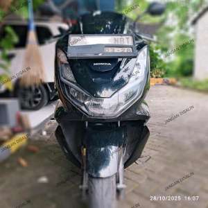 Jual bekas Honda PCX 160 CBS Black 2023 - Hitam Mojokerto,lokasi di Kab. Mojokerto