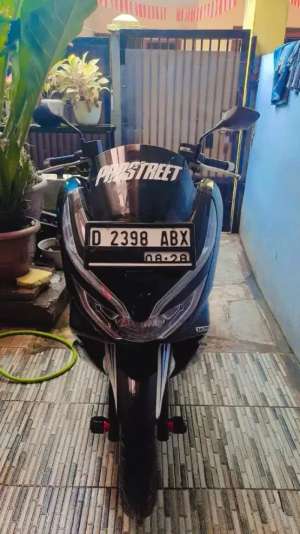 Jual bekas Honda PCX 2018 250 CC,lokasi di Babakan Ciparay