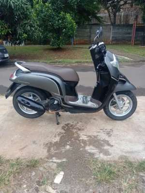 Jual bekas Honda Scoopy Donat 2017 fulori mlus pjak super pnjang 01-2027 d graha,lokasi di Karang Tengah