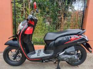 Jual bekas Honda Scoopy donat th 2018 pajak on,lokasi di Sawangan