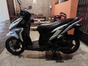 Jual bekas Honda Vario 125 Tahun 2014 Warna Putih,lokasi di Antapani (Cicadas)