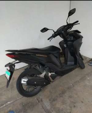 Jual bekas HONDA VARIO 125 TAHUN 2023 CBS ISS KEYLESS,lokasi di Cipondoh
