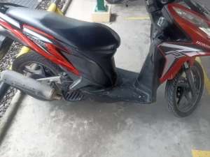 Jual bekas Honda Vario 2012 merah,lokasi di Pucuk
