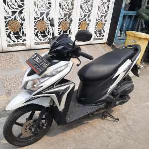 Jual bekas Honda Vario Old125 2015 KZR ss lengkap mesin bagus pajak hidup Bks Kab,lokasi di Bekasi Utara