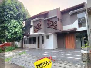 Hotsale Rumah Cantik di Taman Puri Bintaro Hadap Taman Senayan Emerald Menteng Bintaro lokasi di Ciputat, tersedia melalui melalui situs Olx