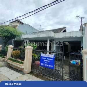 HUNIAN DIJUAL SECONDARY DEKET TOL DI DELTA PEKAYON JAYA , tersedia melalui melalui situs Rumah123