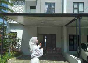 Hunian Nuansa Villa dekat Kota Baru Parahyangan dan Whoosh Padalarang lokasi di ",
          price: `988000000`,
          currency: `IDR`
    };


    let pageData = {
        viewPhoneModalField: , tersedia melalui melalui situs Lamudi