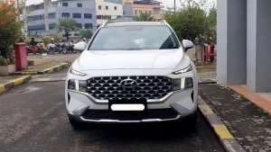 Jual bekas Hyundai santafe santa fe prime 2022 pakai 2023 putih tangan pertama,lokasi di 