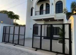 JASA PEMBANGUNAN RUMAH CLASSIC BIAYA ALL IN ANTI OVERBUDGET lokasi di ",
          price: `600000000`,
          currency: `IDR`
    };


    let pageData = {
        viewPhoneModalField: , tersedia melalui melalui situs Lamudi