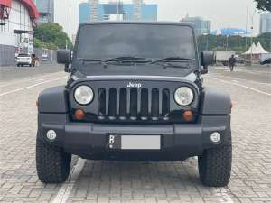 Jual bekas Jeep Wrangler 3.8L AT 2011 Hitam,lokasi di Jakarta DKI