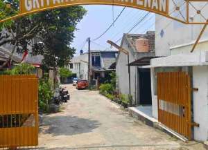 Jual BU dibawah pasaran rumah cluster siap tempati nyaman pondok aren lokasi di ",
          price: `550000000`,
          currency: `IDR`
    };


    let pageData = {
        viewPhoneModalField: , tersedia melalui melalui situs Lamudi