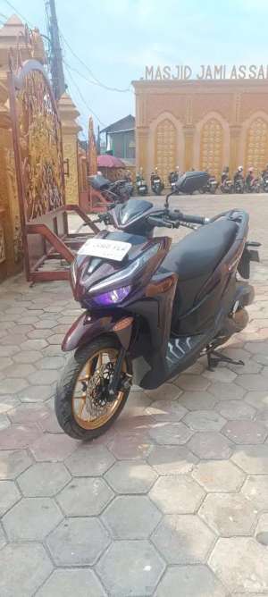 Jual bekas jual butuh Honda Vario New 125cc siap pake,lokasi di Cisauk