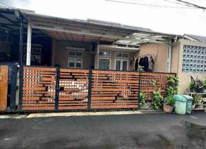 JUAL BUTUH RUMAH Dekat Stasiun Depok Harga NEGO LANGSUNG OWNER lokasi di ",
          price: `650000000`,
          currency: `IDR`
    };


    let pageData = {
        viewPhoneModalField: , tersedia melalui melalui situs Lamudi