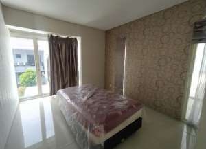 Jual Cepat Citraland Royal Park Pakuwon lokasi di ",
          price: `5000000000`,
          currency: `IDR`
    };


    let pageData = {
        viewPhoneModalField: , tersedia melalui melalui situs Lamudi