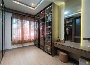 Jual Cepat Rumah Azure Bay Pasir Putih Mondial Semi furnish Siap Huni Batam Center lokasi di ",
          price: `2800000000`,
          currency: `IDR`
    };


    let pageData = {
        viewPhoneModalField: , tersedia melalui melalui situs Lamudi