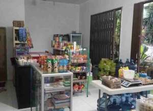 Jual Cepat Rumah Besar LT 436mWarung Sembako di Arco Duren Seribu, Rp 1,5 M Nego. lokasi di ",
          price: `1500000000`,
          currency: `IDR`
    };


    let pageData = {
        viewPhoneModalField: , tersedia melalui melalui situs Lamudi