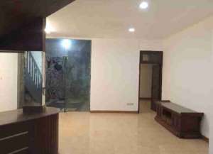 JUAL CEPAT RUMAH TUA 2 LANTAI PIK INDOMOBIL LIL lokasi di pantai-indah-kapuk, tersedia melalui melalui situs Lamudi