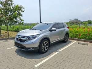 Jual bekas Jual Honda CRV 1.5 Vtec Turbo thn 2017 sangat terawat dari baru,lokasi di 