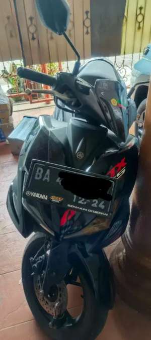 Jual bekas Jual Motor Aerox Bekas 2019 warna hitam merah,lokasi di Beji