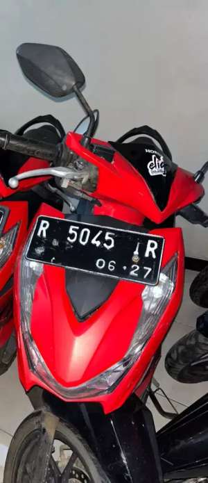 Jual bekas jual motor bekas Honda Beat merah tahun 2014,lokasi di Purwokerto Timur