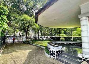 JUAL RUMAH BELANDA SAYAP DIPONEGORO RING 1 GEDUNG SATE lokasi di ",
          price: `35000000000`,
          currency: `IDR`
    };


    let pageData = {
        viewPhoneModalField: , tersedia melalui melalui situs Lamudi
