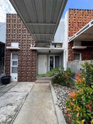 Jual Rumah Cantik beserta isinya, Cisasawi, Cihanjuang, Bandung lokasi di Parongpong, tersedia melalui melalui situs Olx