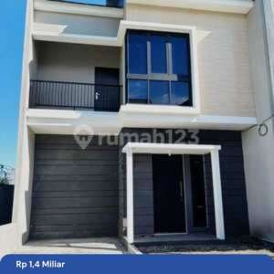 Jual Rumah Di Perumahan Grand Alana Regency Rungkut Surabaya , tersedia melalui melalui situs Rumah123