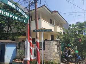 Jual rumah jl komando karet Setiabudi Jakarta Selatan cocok usaha kost lokasi di Setia Budi, tersedia melalui melalui situs Olx