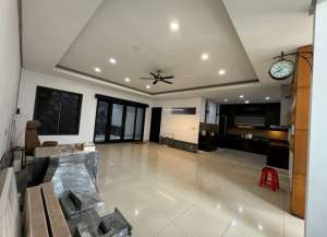 Jual Rumah Modern Grisenda kapuk murah siap huni bisa KPR lokasi di ",
          price: `6500000000`,
          currency: `IDR`
    };


    let pageData = {
        viewPhoneModalField: , tersedia melalui melalui situs Lamudi