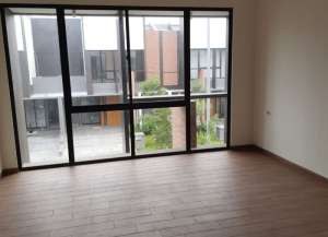 JUAL RUMAH SUVARNA SUTERA FLAVIO MURAH lokasi di ",
          price: `1450000000`,
          currency: `IDR`
    };


    let pageData = {
        viewPhoneModalField: , tersedia melalui melalui situs Lamudi