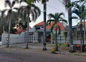 JUALSEWA KOMERSIAL JALAN KAPUAS dkt darmo diponegoro lokasi di ",
          price: `25000000000`,
          currency: `IDR`
    };


    let pageData = {
        viewPhoneModalField: , tersedia melalui melalui situs Lamudi