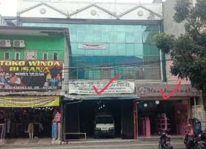 JualSewa Ruko Komersial di Jl Dewi Sartika Bandung Siap Pakai Cocok untuk berbagai jenis usaha lokasi di regol, tersedia melalui melalui situs Lamudi