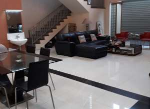 JualSewa Rumah MewahStrategis di Kota Baru Parahyangan,BandungFull Furnish lokasi di ",
          price: `250000000`,
          currency: `IDR`
    };


    let pageData = {
        viewPhoneModalField: , tersedia melalui melalui situs Lamudi