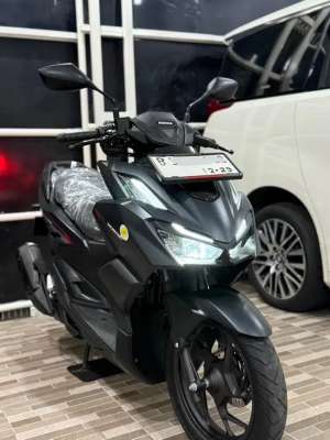Jual bekas KM 120 PERAKHonda Vario 160 CBS KEYLESS HITAM PEMAKAIAN 2025 NIK 2024,lokasi di Daan Mogot