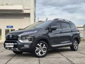 Jual bekas Km 7rb Full Ori Xpander Cross Premium Package AT 2022 Tgn1 DP 25 jt,lokasi di 