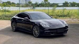 Jual bekas Km 9k Porsche Panamera 4s 971 2017 rare item,lokasi di 