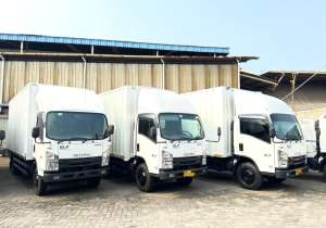 Jual bekas KM275 minimal 2 unit truk cdd long isuzu elf NMR 81 L Box besi 2024,lokasi di Jakarta DKI